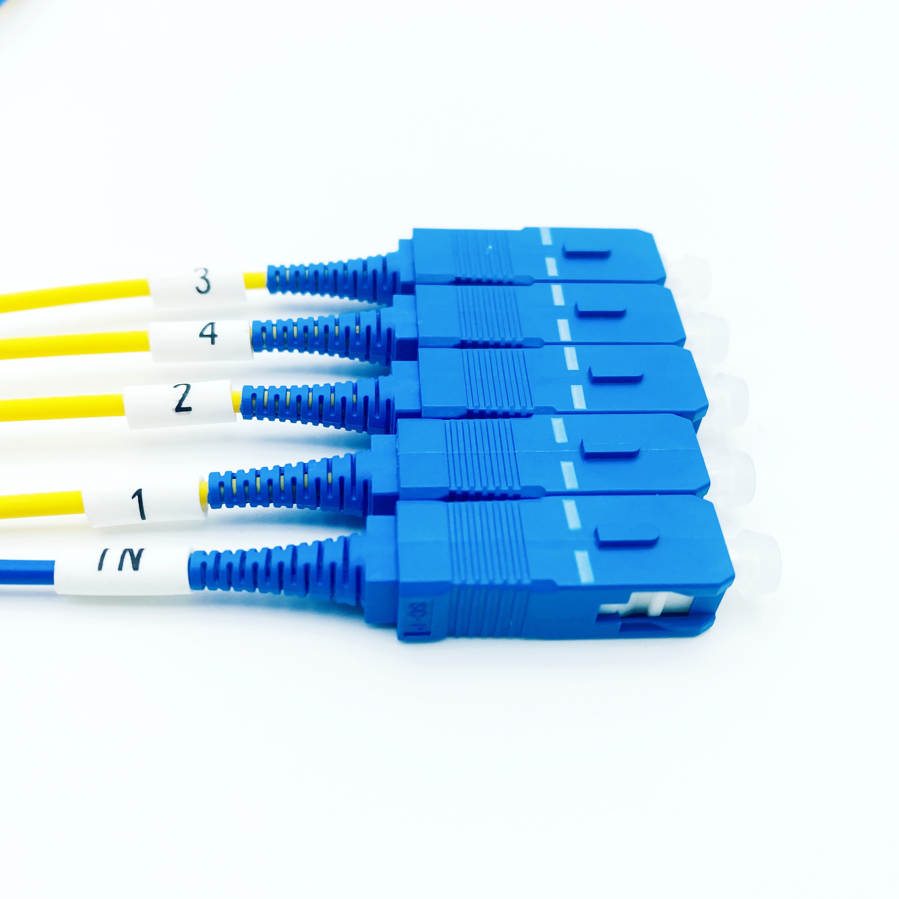¿De qué están hechos los conjuntos de cable de fibra óptica?